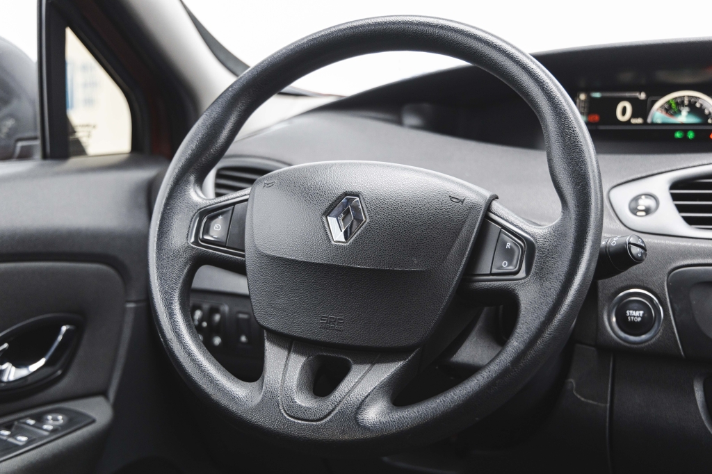 Renault Scenic 2013 фото 29