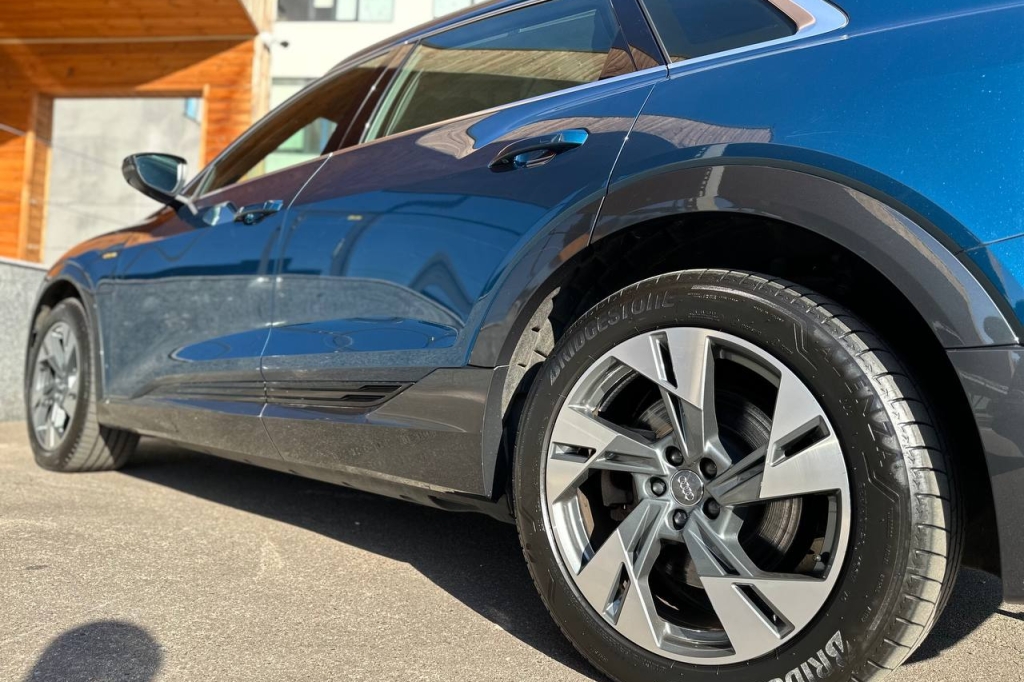 Audi e-tron 55 Quattro 2019 фото 7