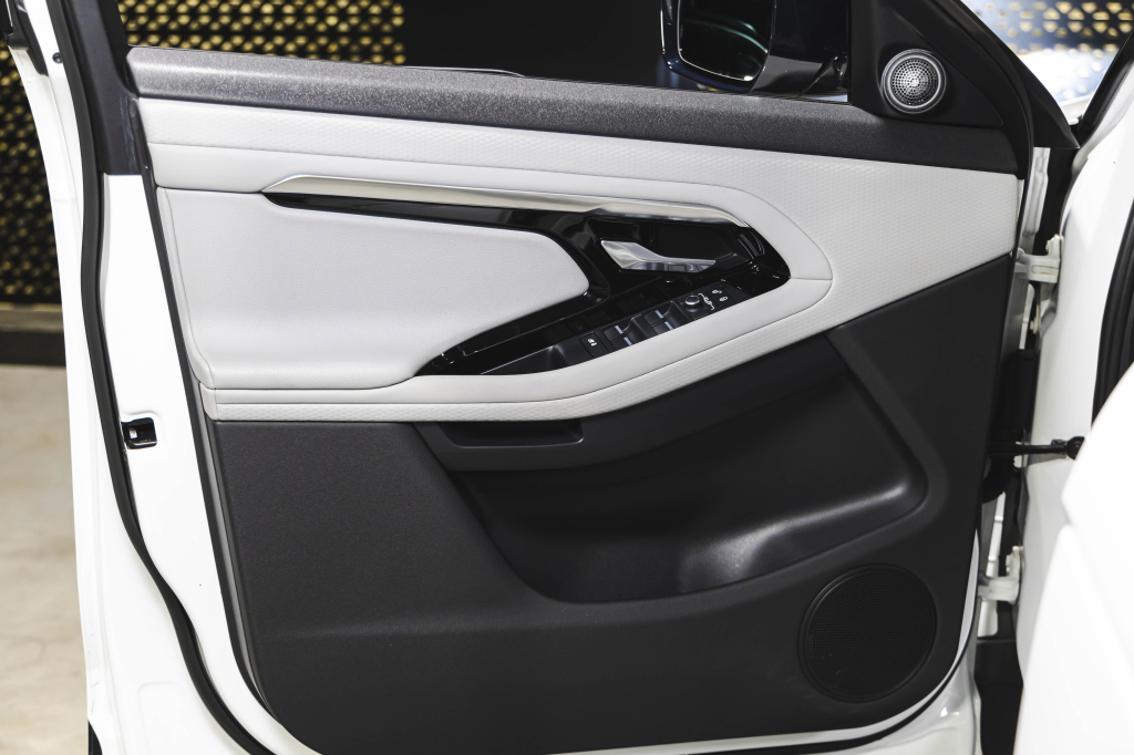 Land Rover Range Rover Evoque 2020 фото 17