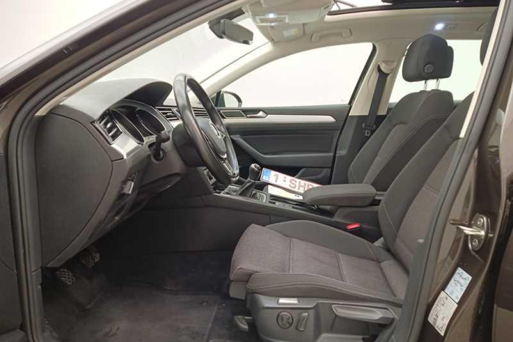 Volkswagen Passat Variant 2017 фото 1