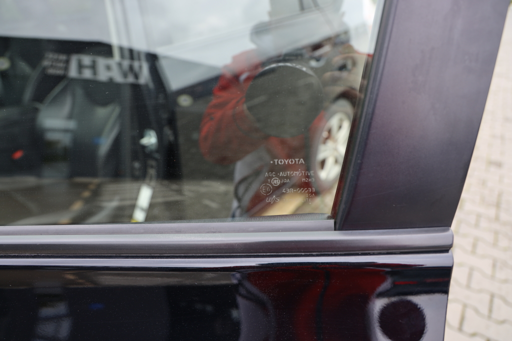 Toyota Prius Prime 2016 фото 38