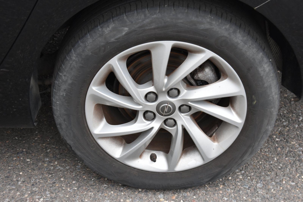 Opel Astra Sports Tourer 2019 фото 3