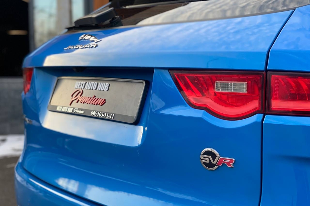 Jaguar F-Pace SVR 2020 photo 20