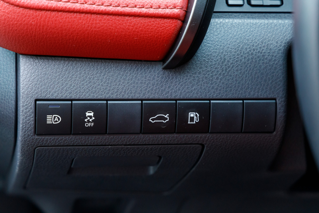 Toyota Camry 2017 фото 16