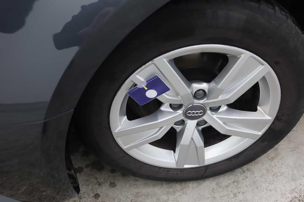 Audi A4 2017 фото 13