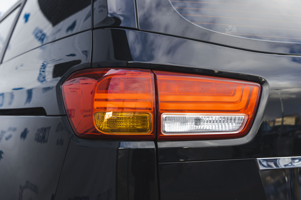 Kia Carnival 2015 фото 12