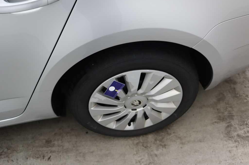 Skoda Octavia Combi 2018 фото 13