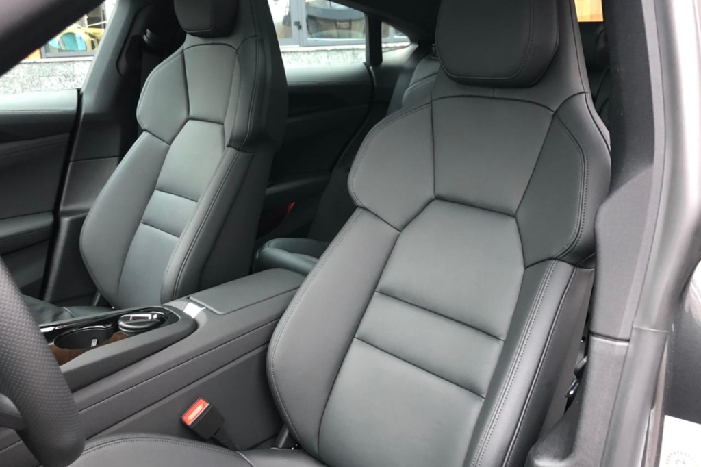 Audi e-tron GT 2021 фото 16