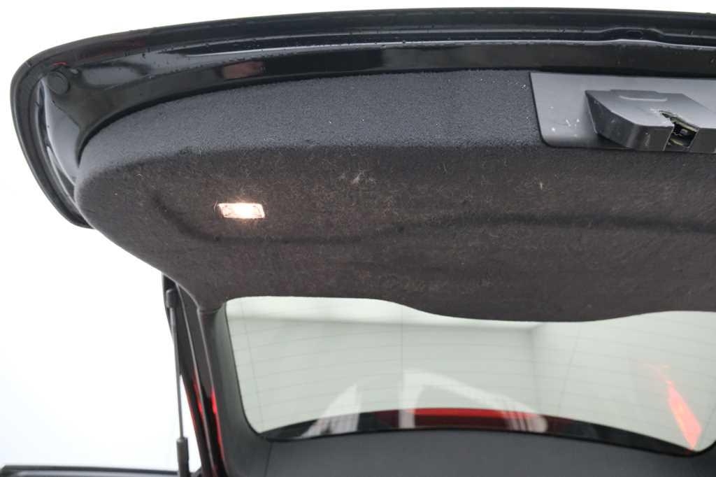 Volvo V60 2018 фото 33