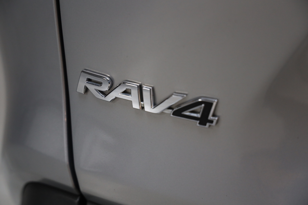 Toyota RAV4 2020 фото 30