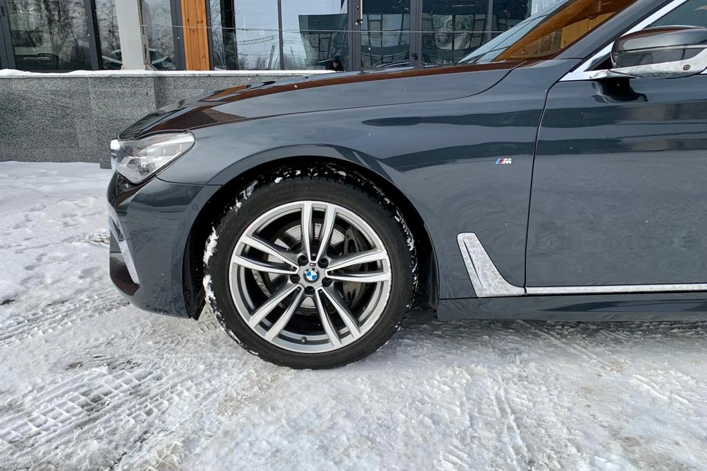 BMW 730 xDrive 2016 фото 9