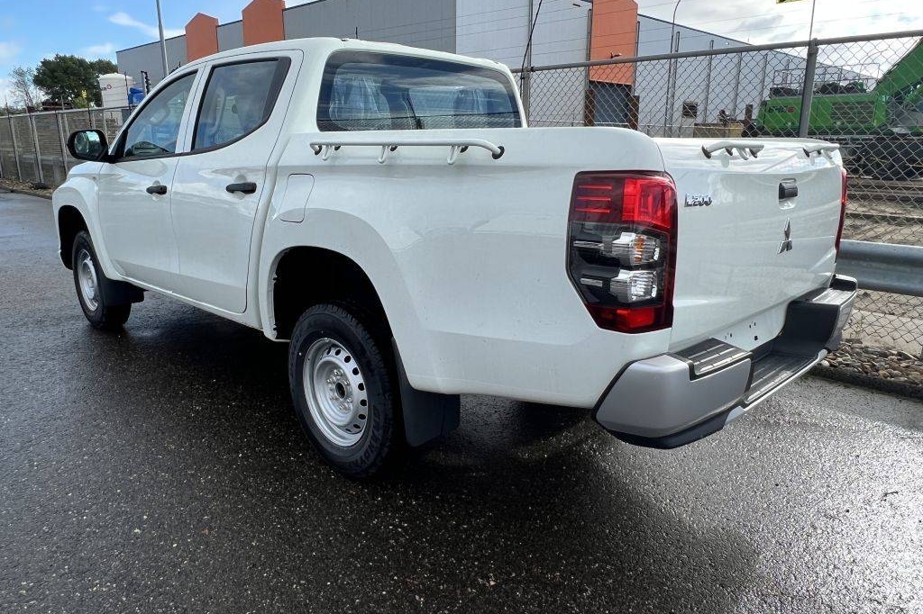 Mitsubishi L200 4x4 2.5D GL Double Cab 2023 фото 7