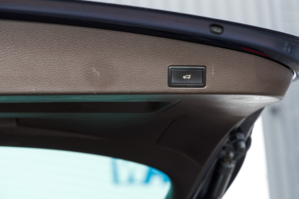 Volkswagen Touareg 2012 photo 23