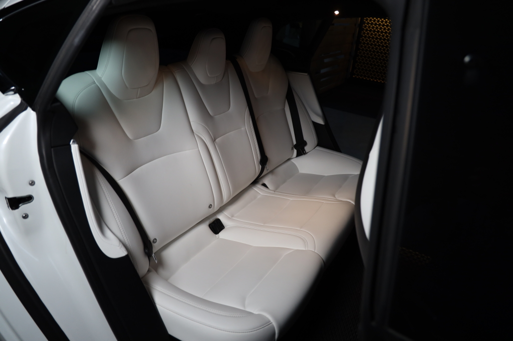 Tesla Model S 2017 фото 53