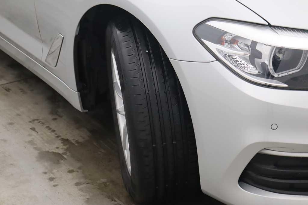 BMW 5 Series 2018 фото 15