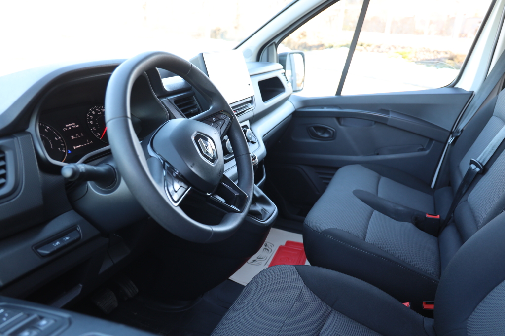 Renault Trafic 2023 фото 21