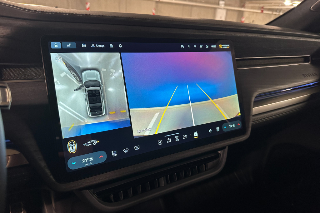 Rivian R1S 2023 photo 23