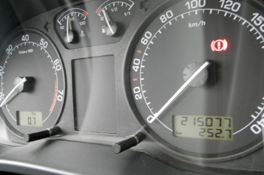 Skoda Octavia Tour 1.6 MPI 2004 фото 22