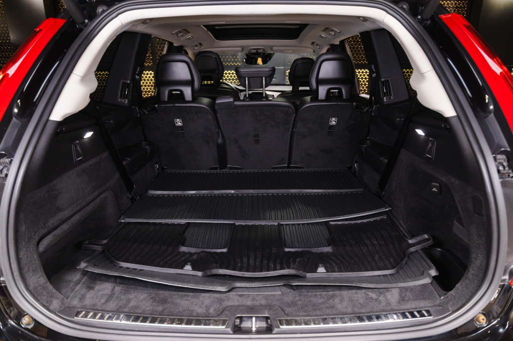 Volvo XC90 2018 фото 37