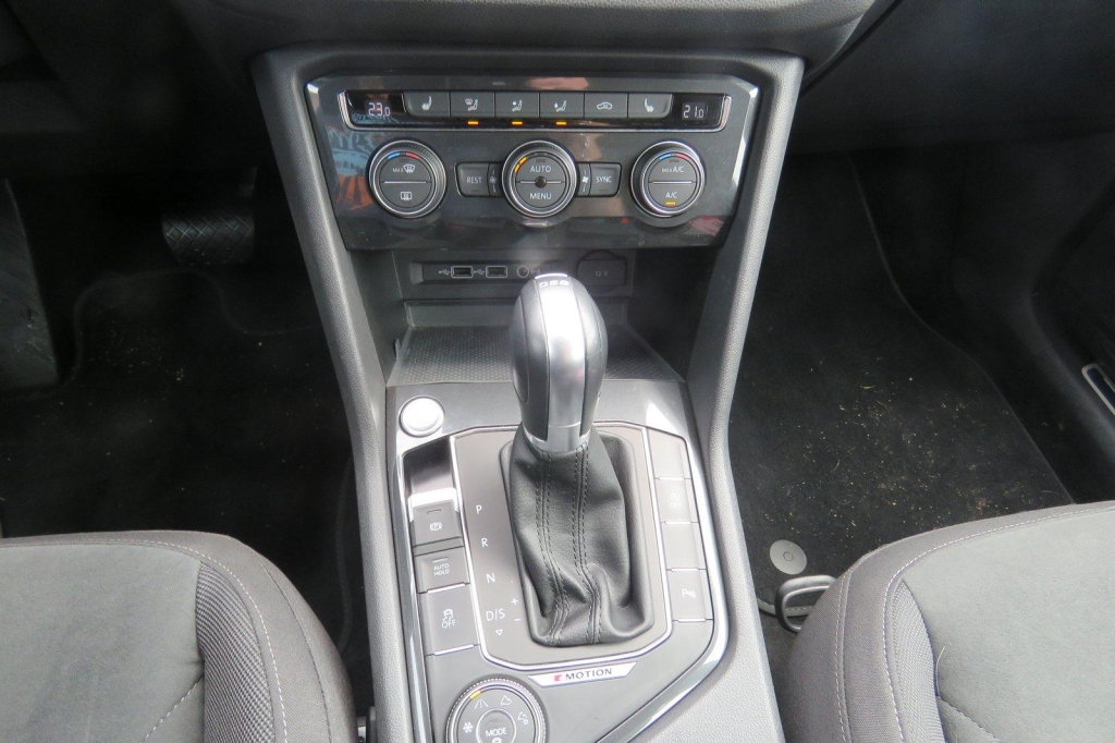 Volkswagen Tiguan 2018 фото 8