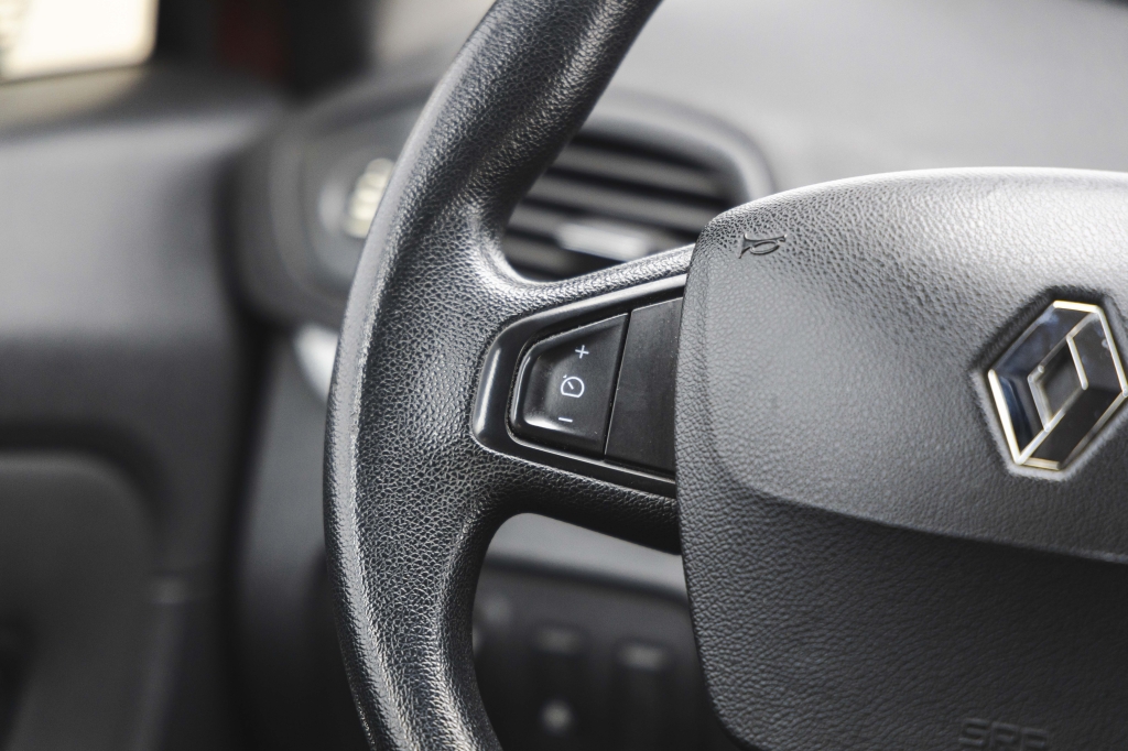 Renault Scenic 2013 фото 22