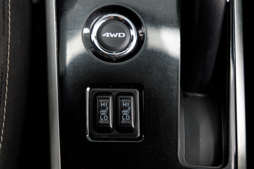 Mitsubishi Outlander 2018 фото 15