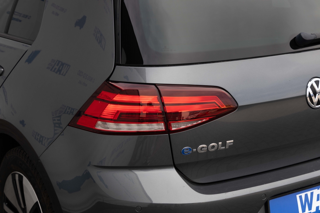 Volkswagen e-Golf 2018 фото 9