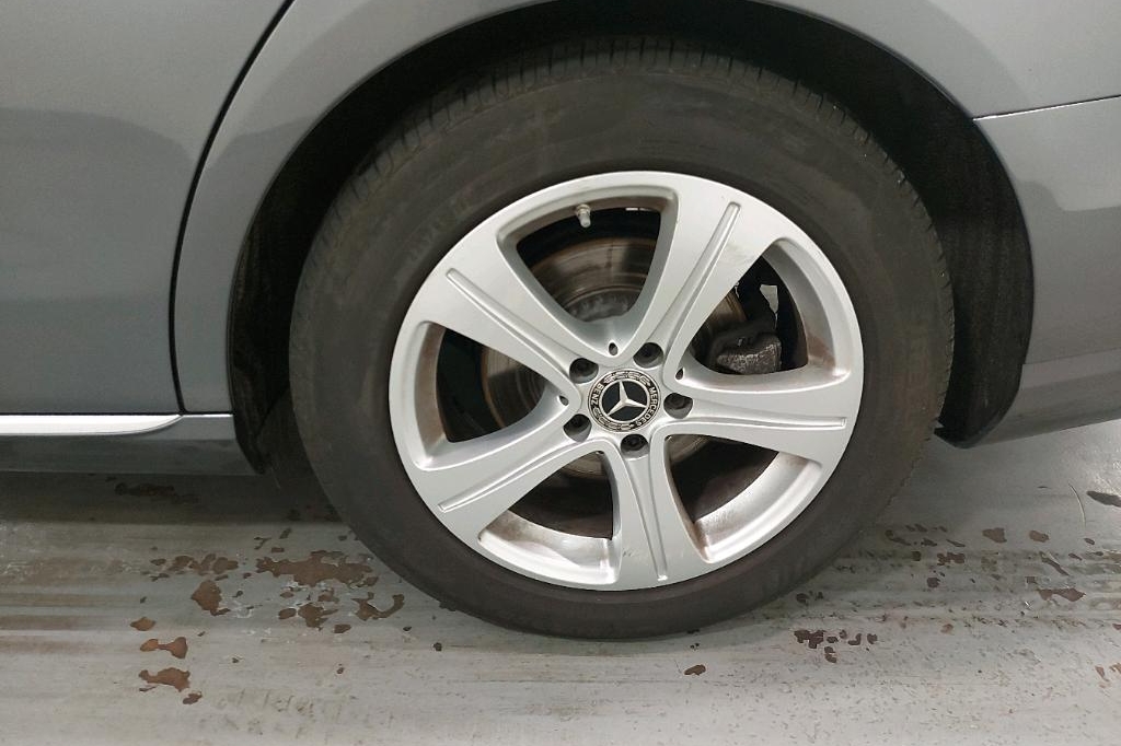 Mercedes-Benz E-Klasse 2017 фото 15