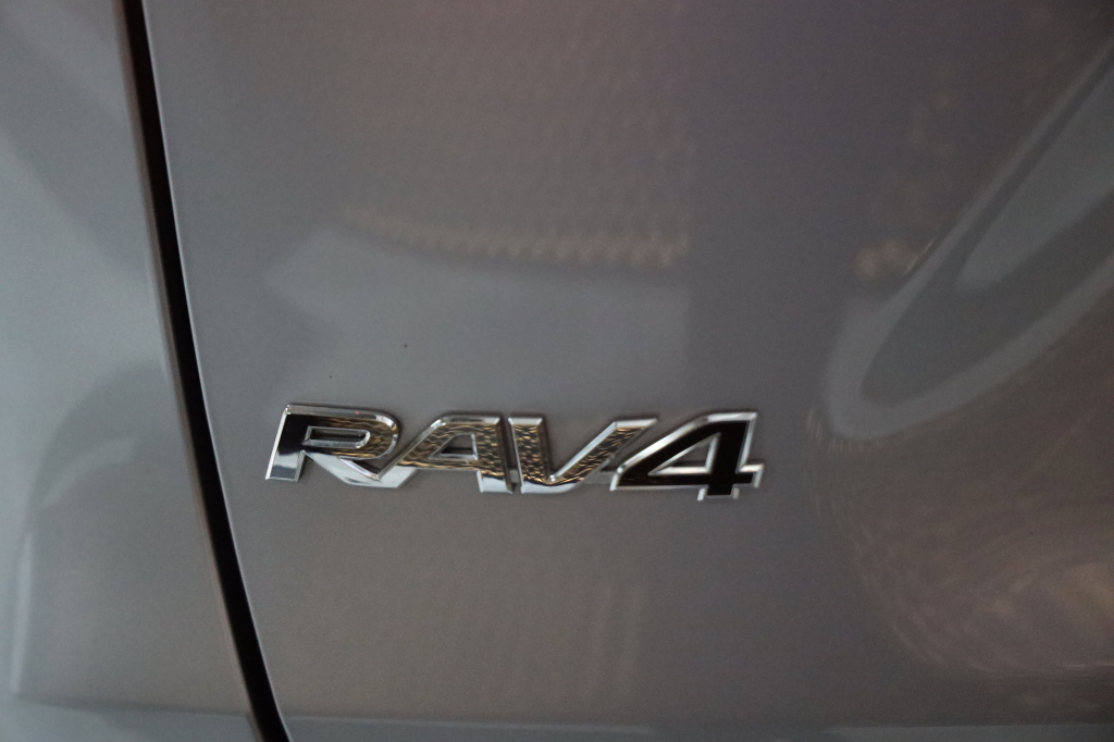 Toyota RAV4 2023 фото 35