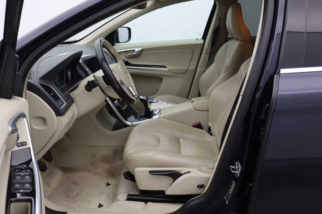 Volvo XC60 2017 photo 2