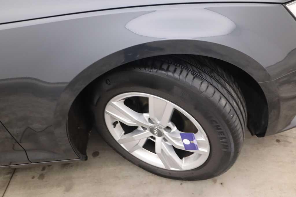 Audi A4 2016 фото 30