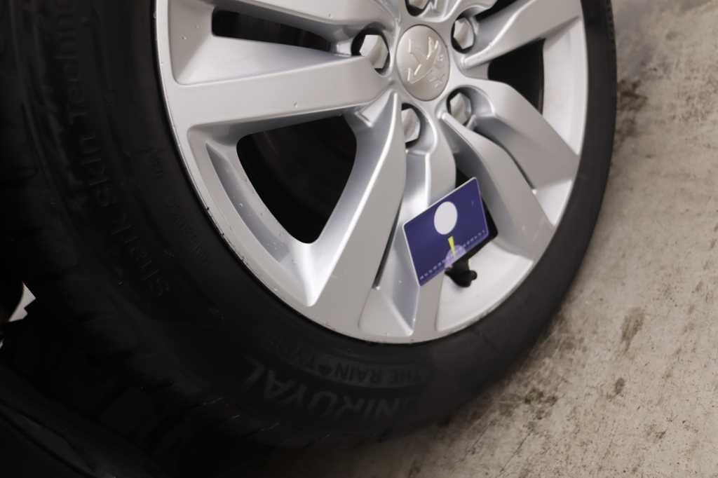 Peugeot 308 2016 photo 9