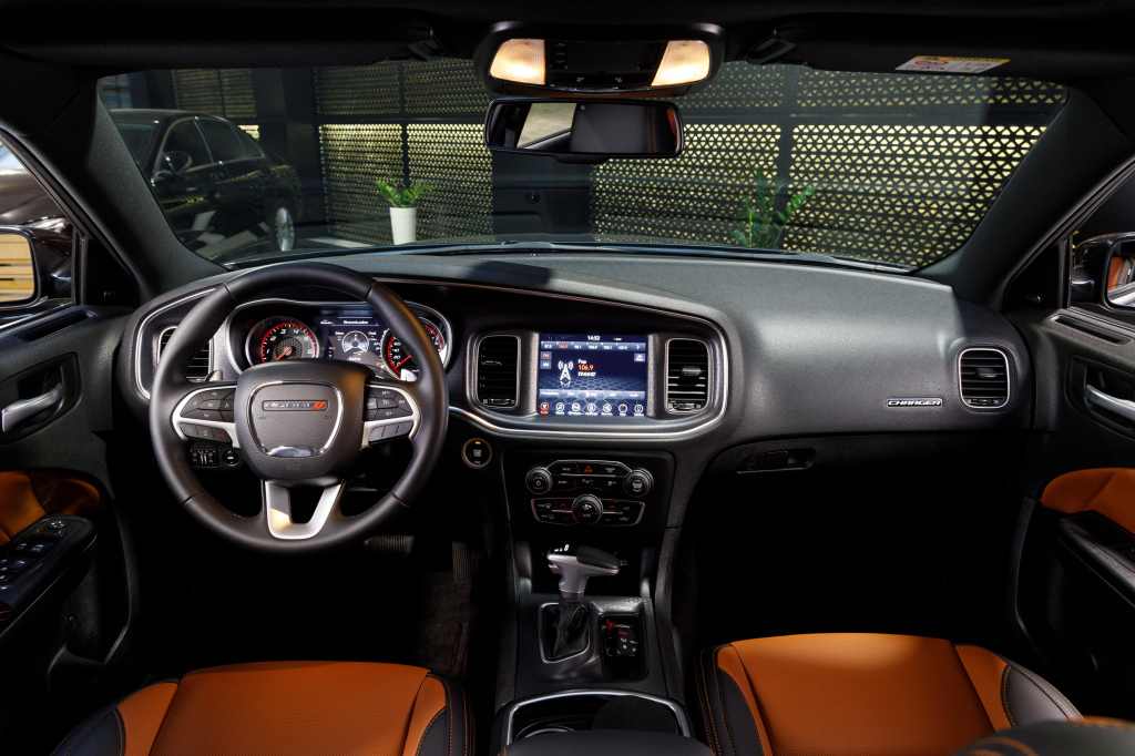 Dodge Charger RT фото 8