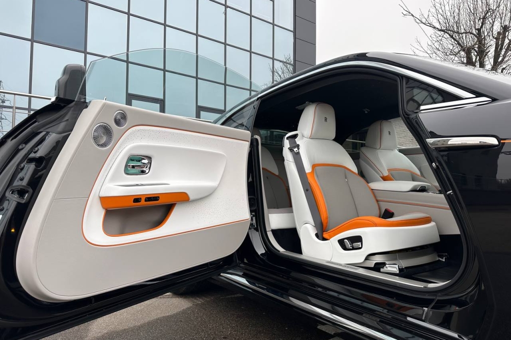 Rolls-Royce Spectre 2024 photo 28