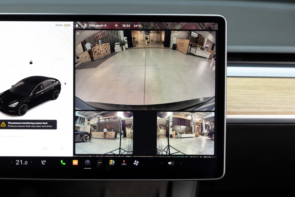 Tesla Model 3 Standard Range Plus 2021 фото 28