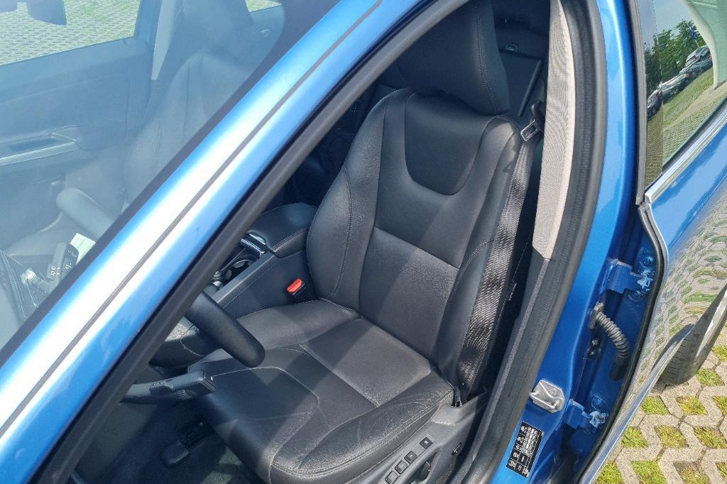 Volvo XC60 2017 photo 8