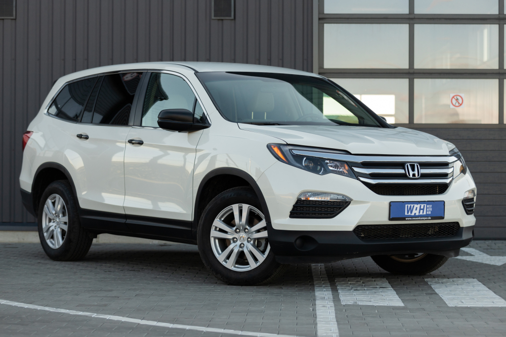 Honda Pilot LX 2018 photo 3