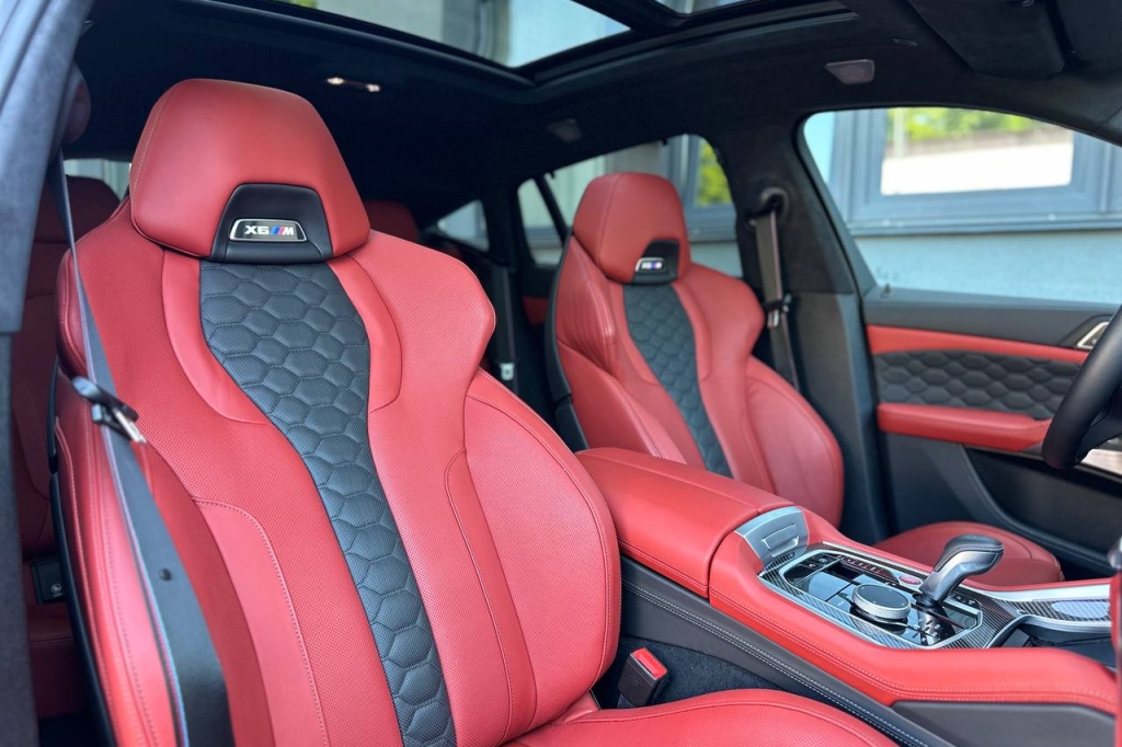 BMW X6 M Competition 2022 фото 17