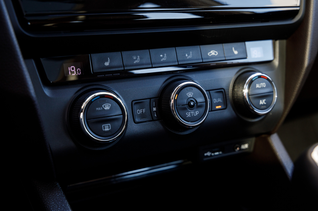 Skoda Octavia Laurin&Klement 2014 photo 18