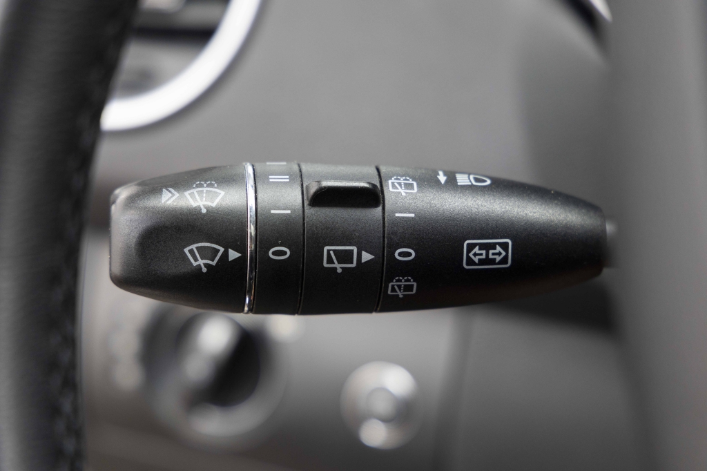 Mercedes-Benz M-Class ML500 W164 2006 photo 29