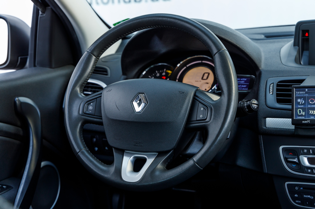 Renault Megane TCe 2010 photo 17