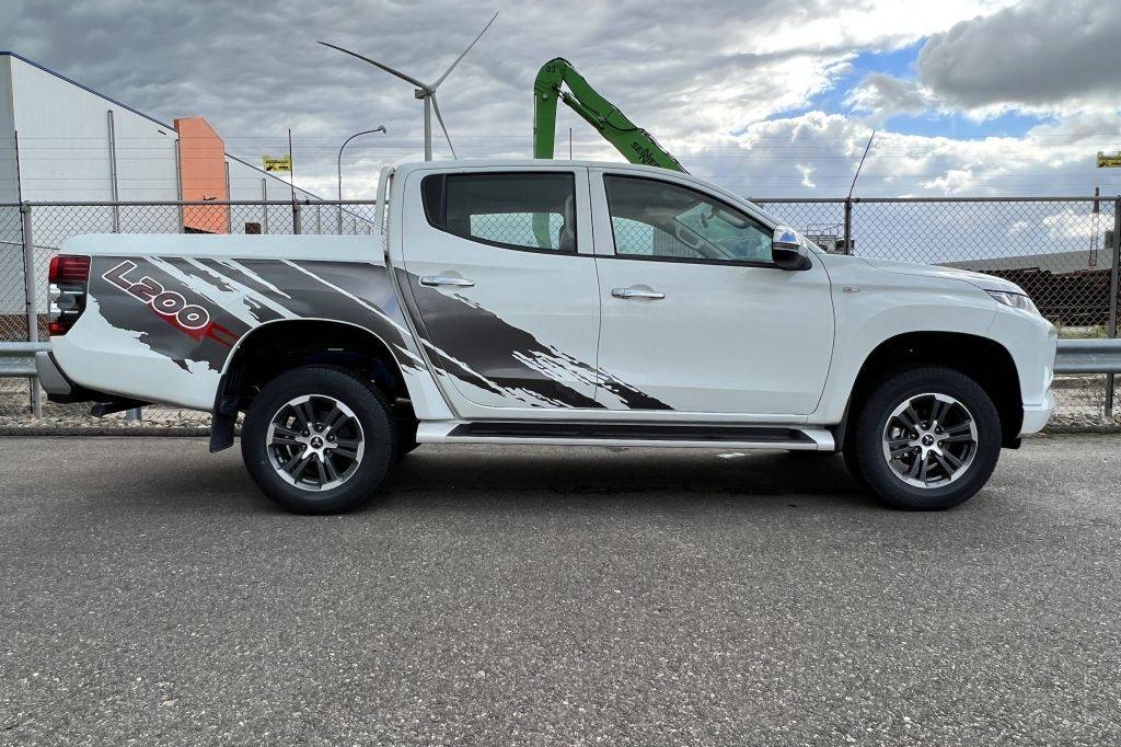 Mitsubishi L200 4x4 2.5D GLX Double Cab 2023 фото 3