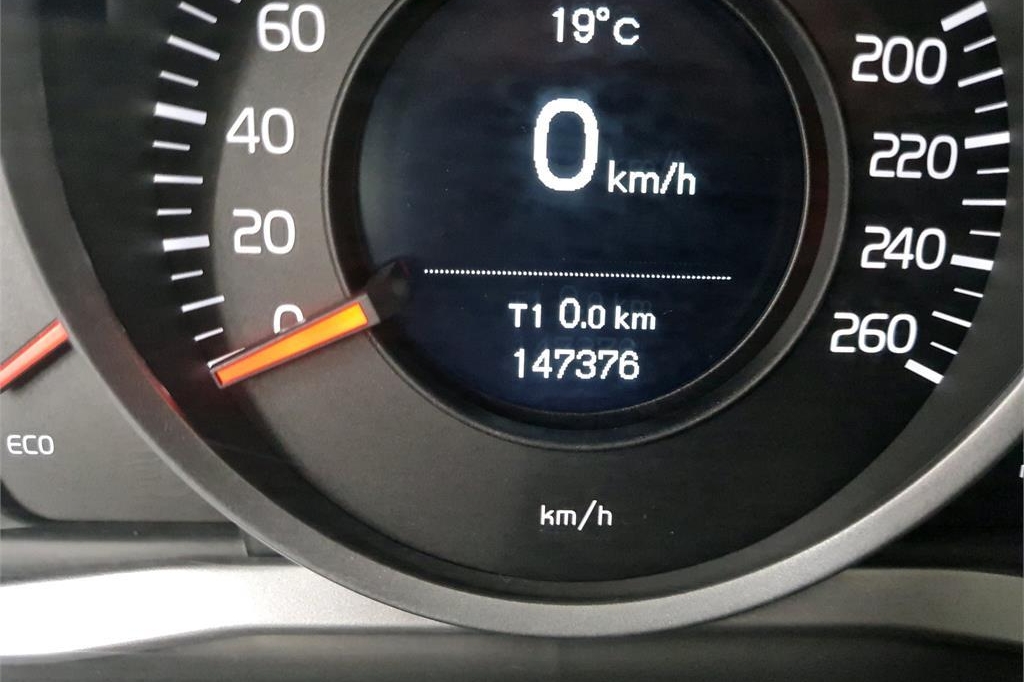 Volvo V60 Cross Country 2016 фото 6