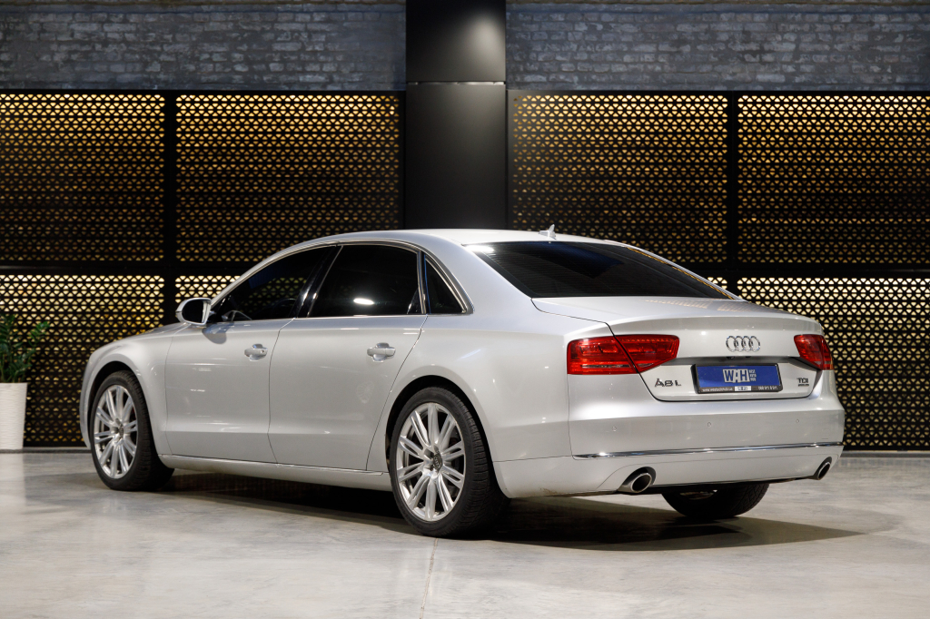 Audi A8 2014 фото 16