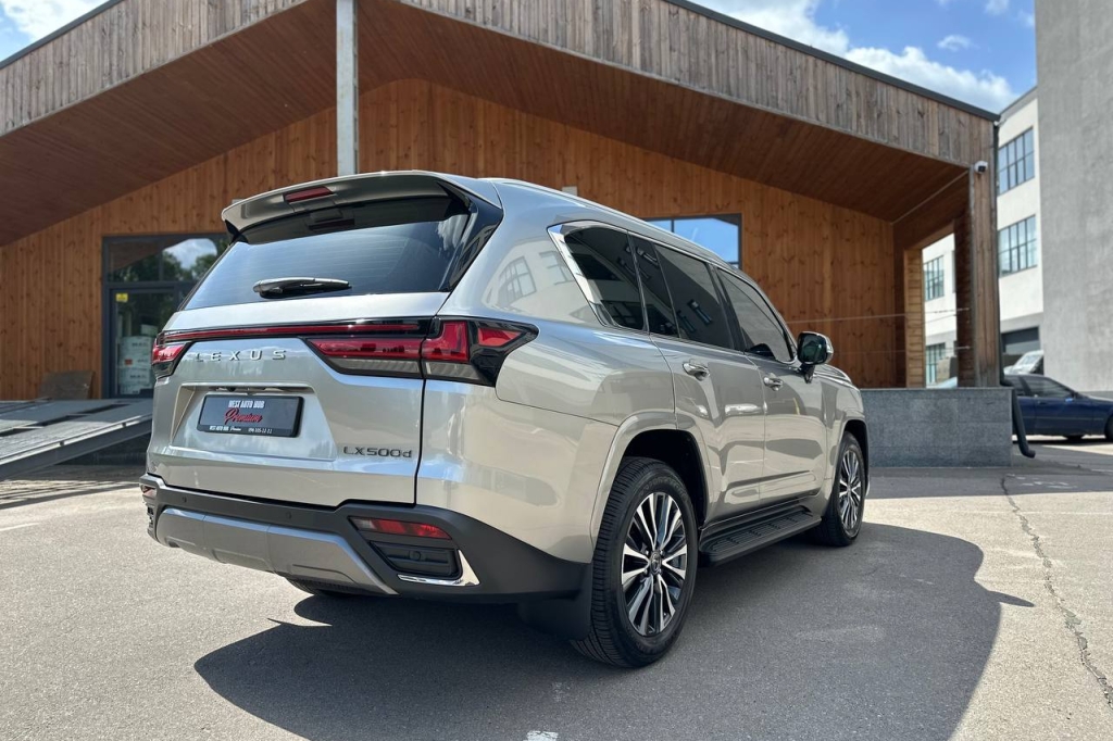 Lexus LX 500d 2022 photo 6