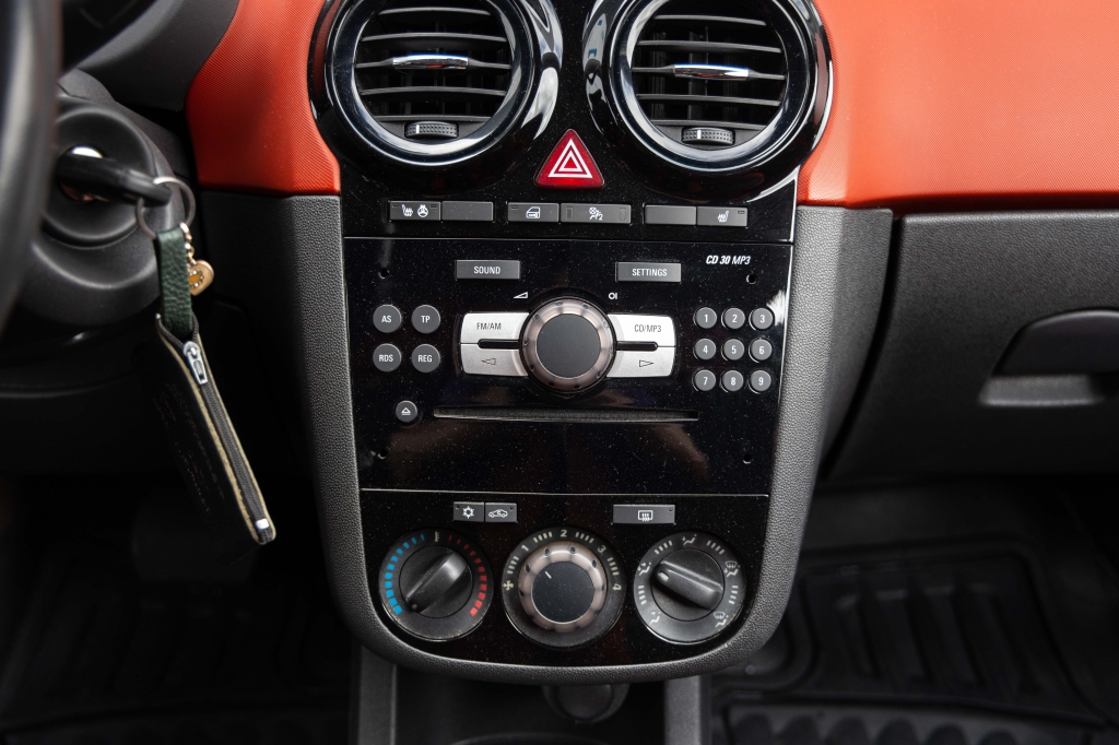 Opel Corsa 2010 photo 21