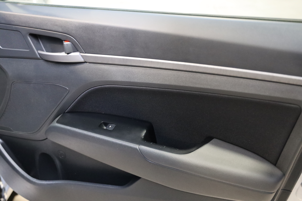 Hyundai Elantra 2016 фото 14