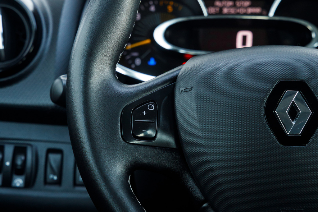 Renault Clio фото 9