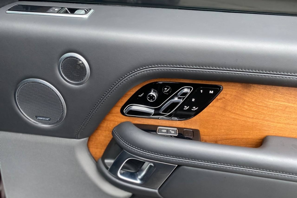 Land Rover Range Rover P400 2018 фото 15