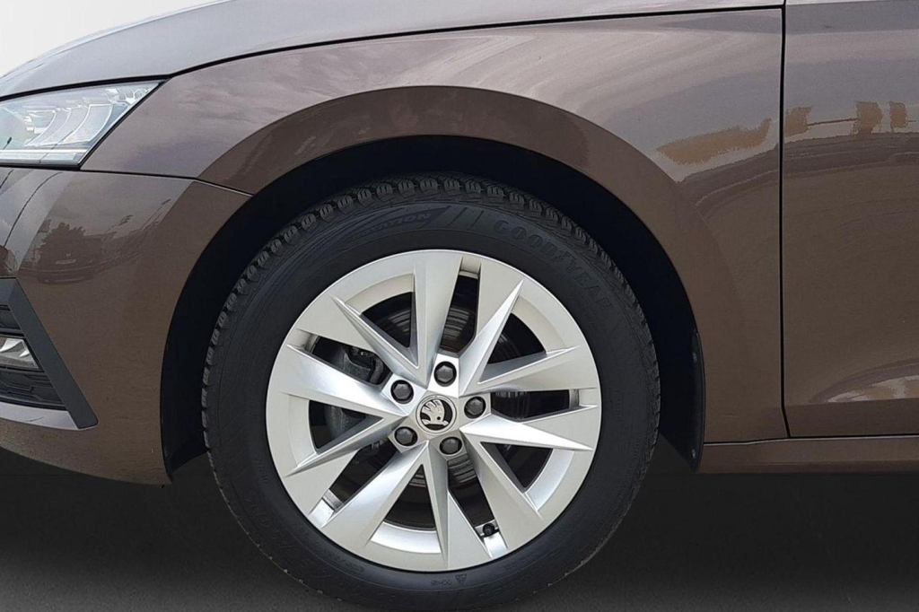 Skoda Octavia Combi 2020 фото 4